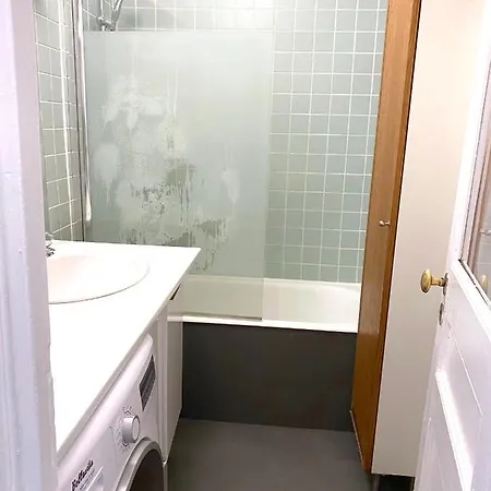 Apartmán Real Parisian With 2 Bedrooms And Ac
