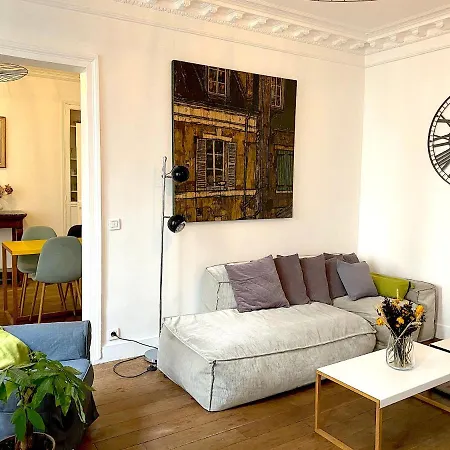 Real Parisian With 2 Bedrooms And Ac