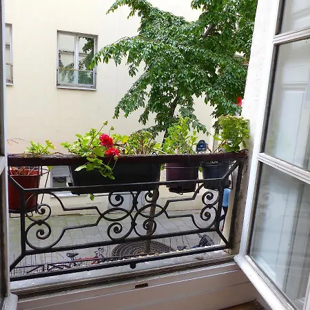 Real Parisian With 2 Bedrooms And Ac Apartment Paris