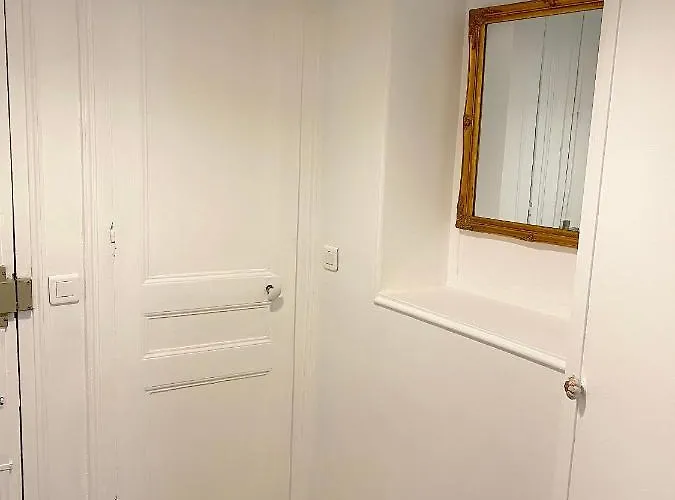 Real Parisian With 2 Bedrooms And Ac アパート