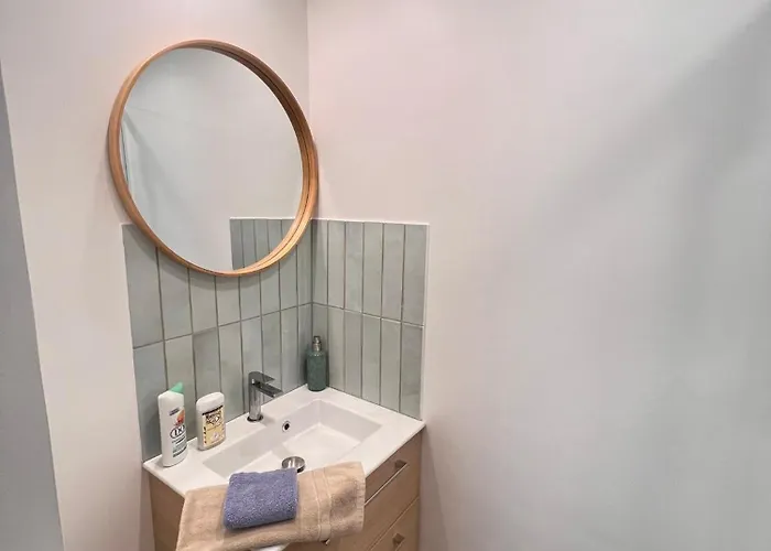 Real Parisian With 2 Bedrooms And Ac アパート *