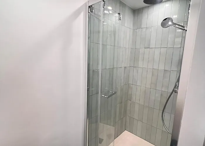 Real Parisian With 2 Bedrooms And Ac アパート *