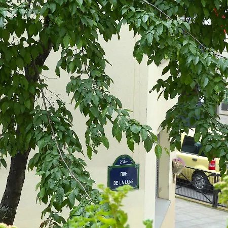 דירה Real Parisian With 2 Bedrooms And Ac