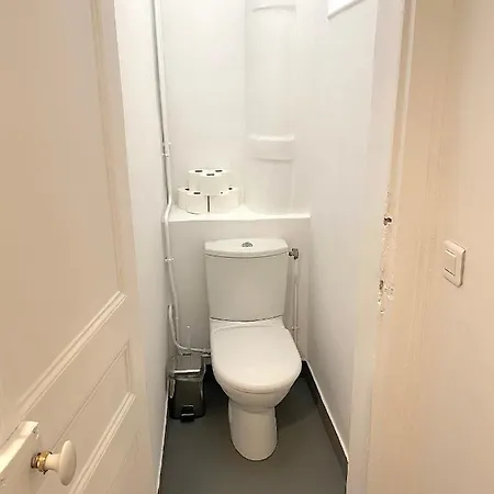 Real Parisian With 2 Bedrooms And Ac דירה פריז